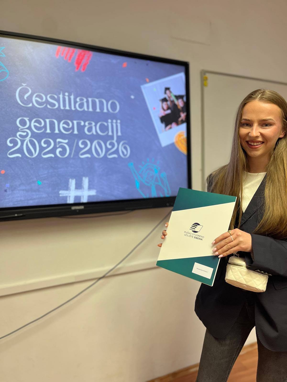 Srednja škola i prekvalifikacije; dodjela svjedodžbi – ponosni na naše polaznike!